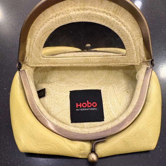 Lime green Leather hobo mini clutch - Picture 3 of 7